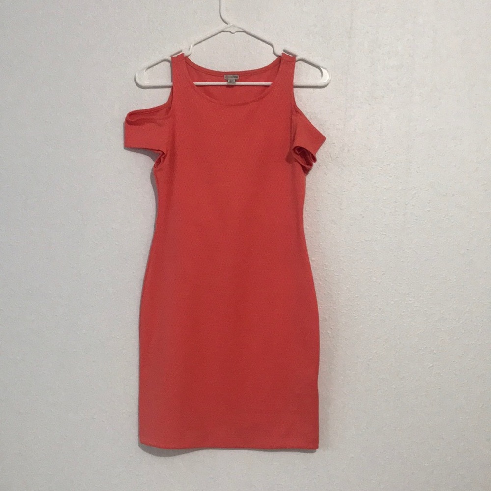Off the shoulder Guess dress